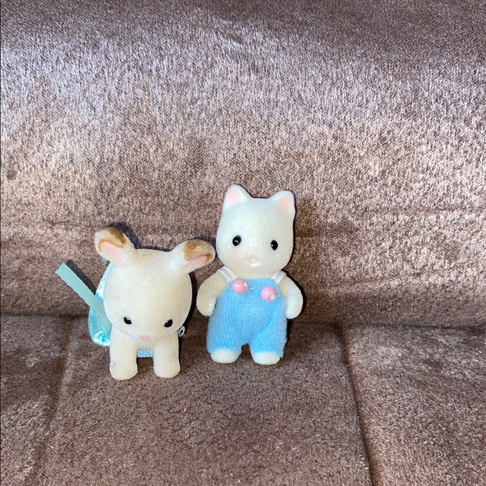Charming Small Pets Family Set with Brown and Blue Outfits - Picture 6 of 7
